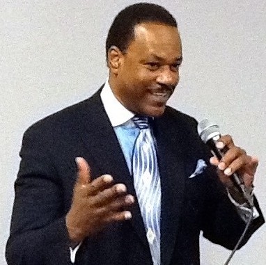 Robert Nelson, Certified Health and Wellness Instructor and creator of the Luraco Care Chair Program, speaking at a wellness presentation